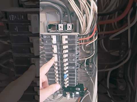 Split Bus Mayhem! Did we overload our split bus main breaker? #abrelectric #planoelectrician